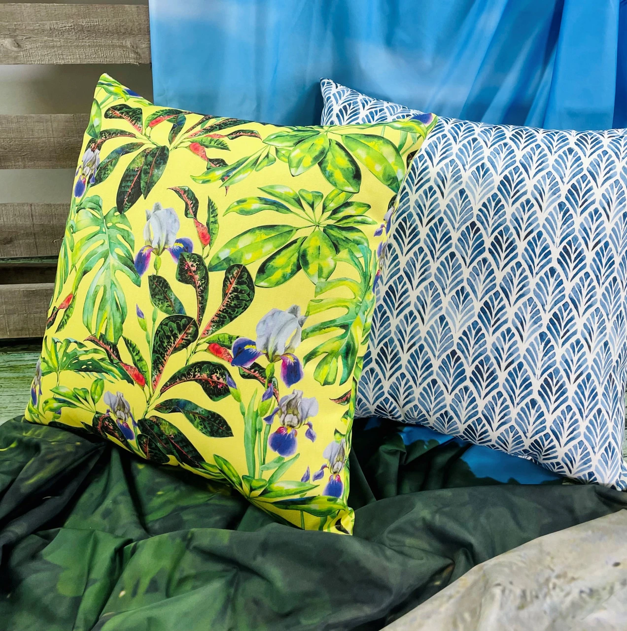 Outdoor Pillow 19"Square Kauai Pineapple 4 Outdoor Pillow 19"Square Kauai Pineapple - Image 4