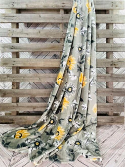 Talia Grey Floral Throw 7 Talia Grey Floral Throw -Chirst Seasonal Home Store Grey Floral 4 93933.1665432804