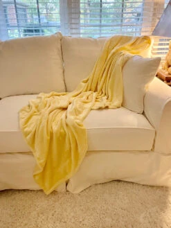 Banana Yellow Throw -Chirst Seasonal Home Store TNTTHF060H BANANA SOLID LIFESTYLE 90568.1665589418