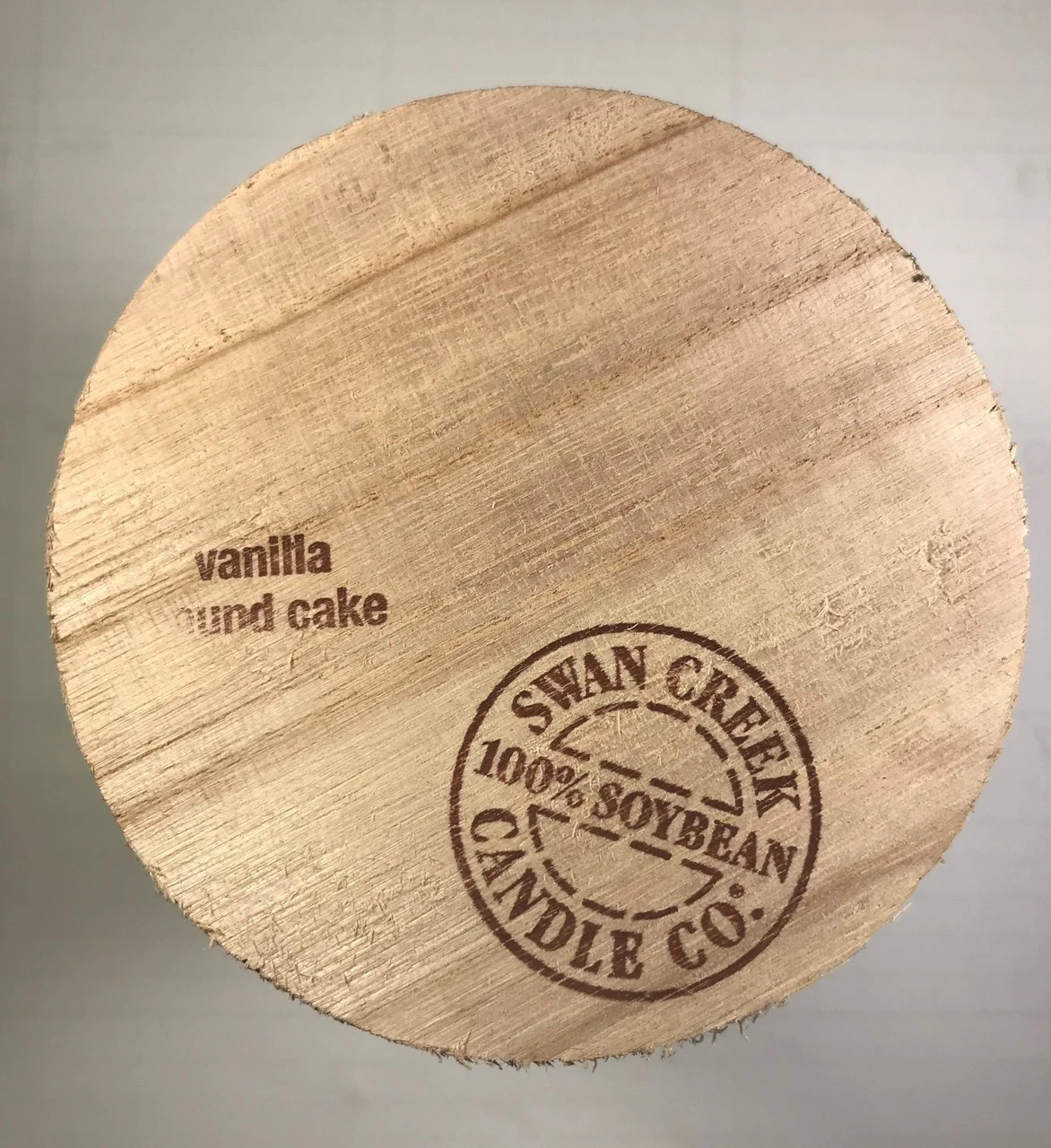 Swan Creek Timeless Collection Vanilla Pound Cake Candle 2 Swan Creek Timeless Collection Vanilla Pound Cake Candle - Image 2